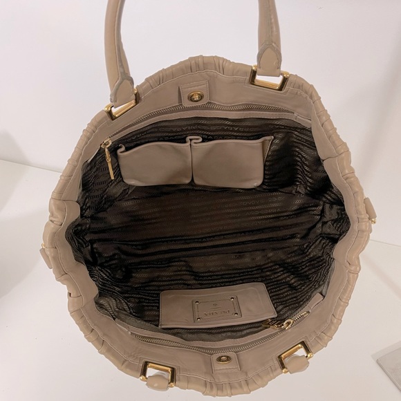 Prada
Prada Champagne Gaufre Leather Shopping Tote - Picture 11 of 13